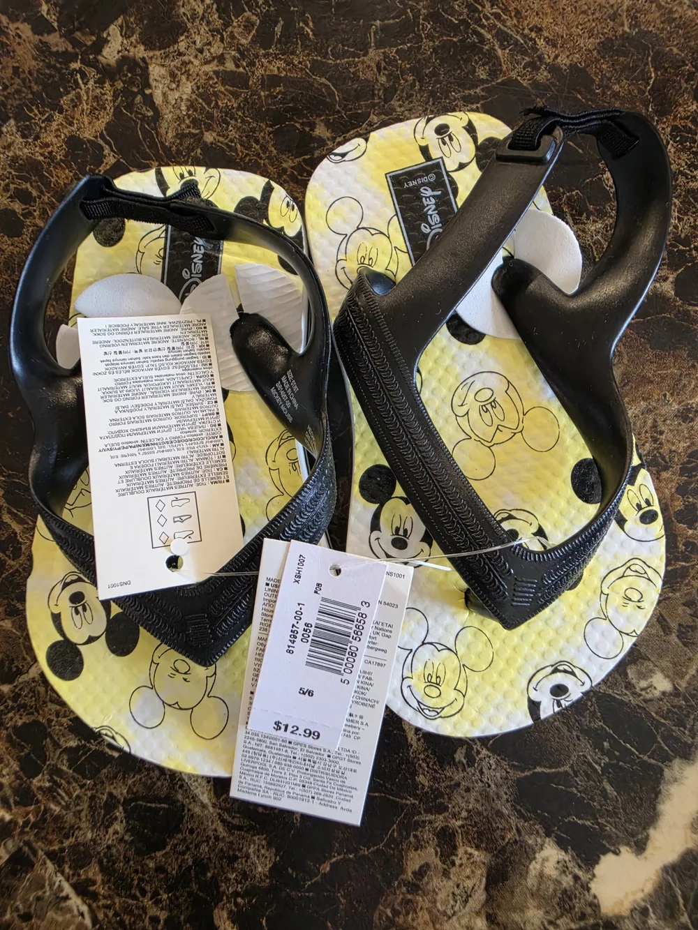 🔥 NWT Disney Mickey Mouse Yellow & Black Sandals with Back Strap (Size: 5/6)